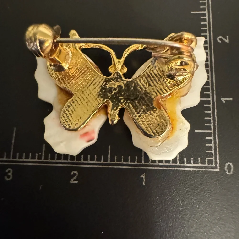 Elegant Dainty Gold and Cream Butterfly Brooch - Picture 2 of 4